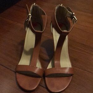 Kenneth Cole Reaction wedges